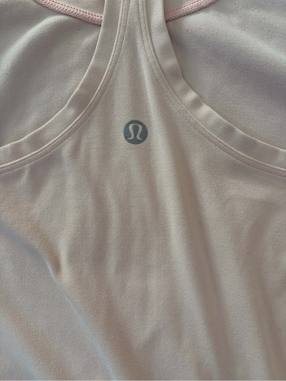 Lululemon Pink Racerback Tank โ Size 6 - Picture 3 of 3